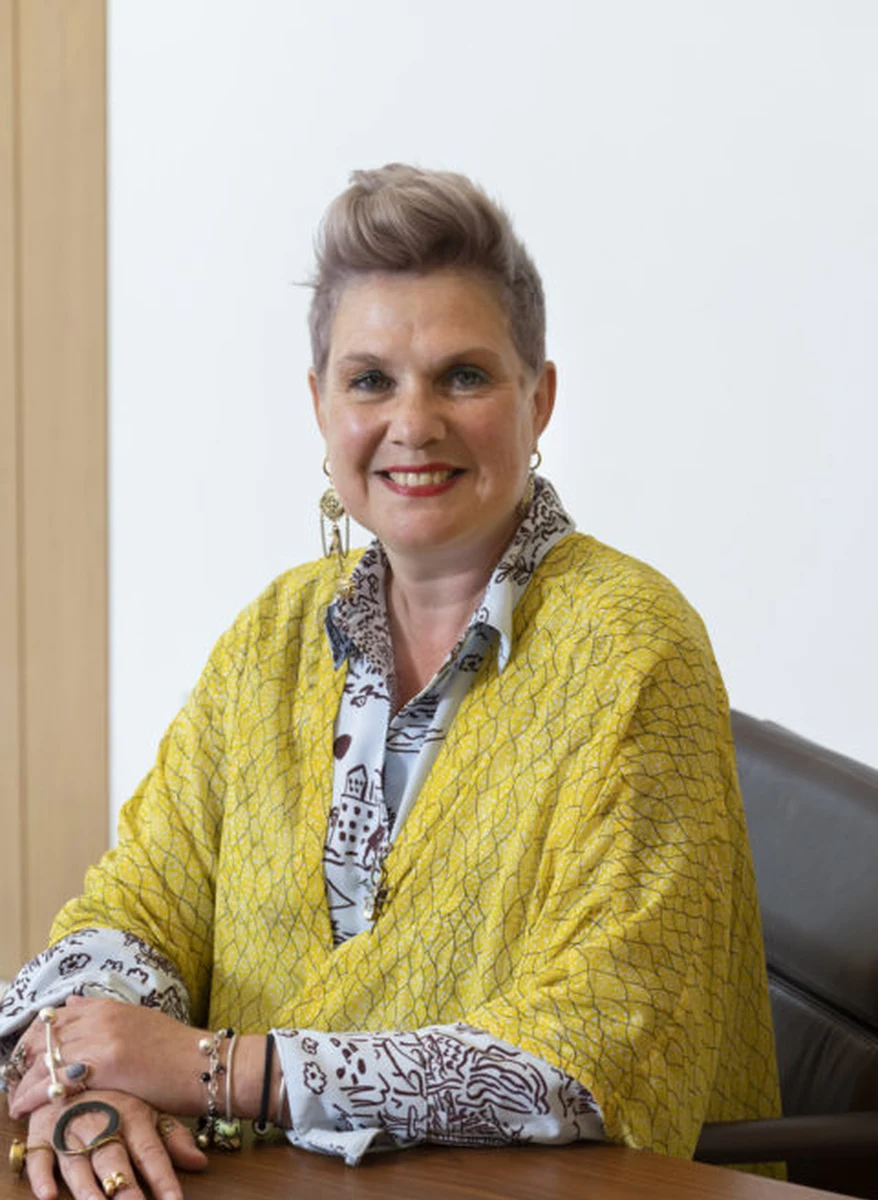 Lesley Bufton